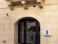 M31Boutique Suites Hoteles cerca de Bahía de Ramla