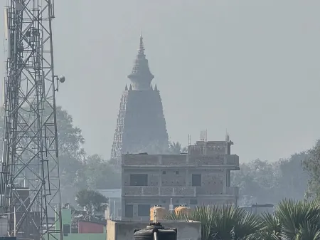 Narayans Residency Отели рядом с достопримечательностью «Statue of Buddha in Bodhgaya»