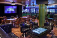 THE BROCK NIAGARA FALLS FALLSVIEW, TAPESTRY BY HILTON - Quầy bar