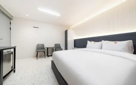 EGSTAY HOTEl Отели в г. Кванджу