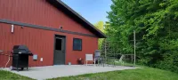 Cozy new built home for 2, country living with city near by