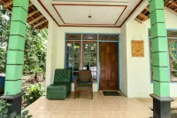 Homestay Mbah Parni Hotels in Kokap