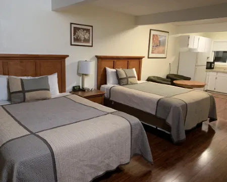 Townhouse Inn & Suites Hotels in Altamont