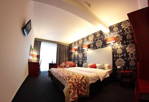 3. 아미고 호텔 술..