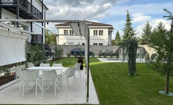 Dohnanyi Villa by Chors