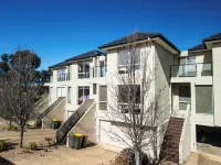 StayAU 3BR Deluxe Family Loft Point Cook Hotels near Williams Landing Railway Station