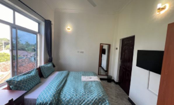 PHYLLEN HOTEL - Housity