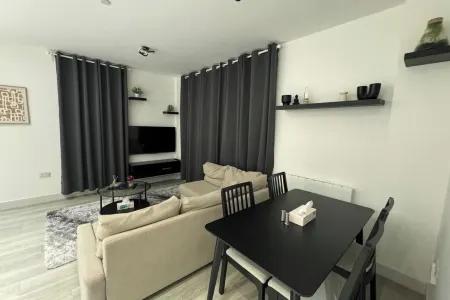 1 Bed-sleeps 4-town Centre-10 min to Ascot- Pets Отели в г. Бракнелл