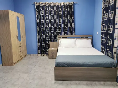 Tropical Oasis in Accra - 2 Bedroom Apartment Отели в г. Нсауэм