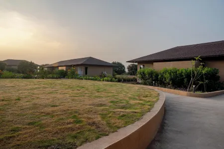 Amora A Boutique Resort Отели в г. Bhadas Bk.