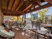 Cliff House Lodge B&B Hotels in Morrison