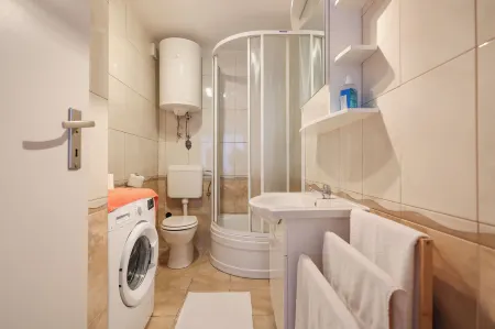 Viva - 2 bedroom apt in city centar Отели рядом с достопримечательностью «Kolovare Beach»