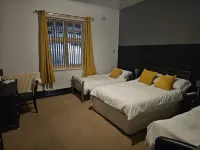 The Railway Hotel Hotels in Woolstanwood