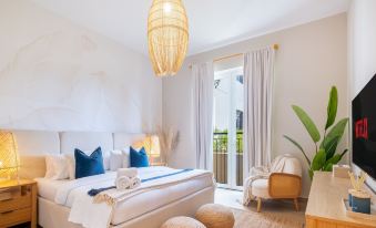 LUX The La Mer Luxury Burj View Suite 3