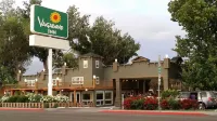 Vagabond Inn Bishop Hotels near Inyo Shell Y Mart