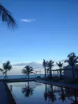 Red Z the Ocean - Pool