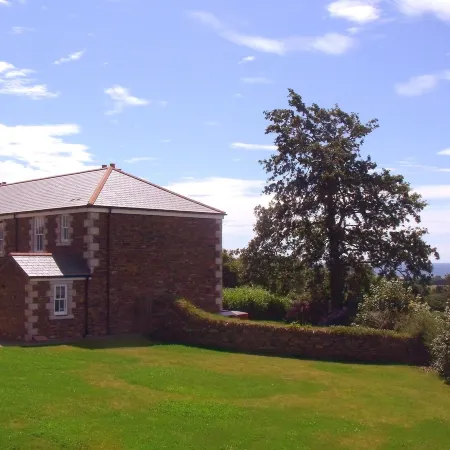 Green Acres Cottages Отели в г. Пар
