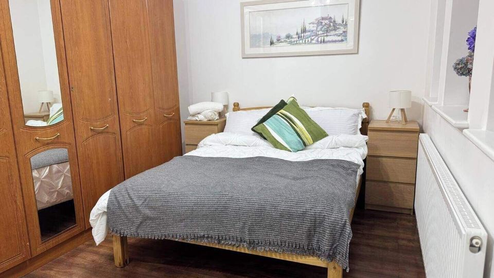 Contemporary 2Bed House with Parking