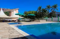 Parkview Safari Hotel and Apartments