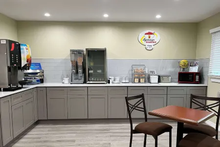 Super 8 by Wyndham Indianapolis/Emerson Ave