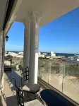 Luxury 3 Bedrooms Apartment Sea View - 4-Sterne