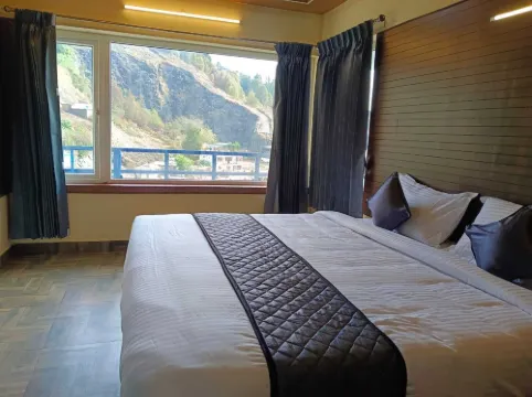 MISTY VALLEY INN
