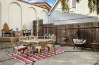 Beach Block 2-Bed with Coastal Palm Trees and Yard