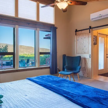 Stargazer Bungalow Near Sedona • Pool • Hot Tub • King Bed