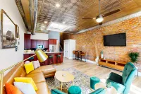 Downtown Delight House - Unit 2