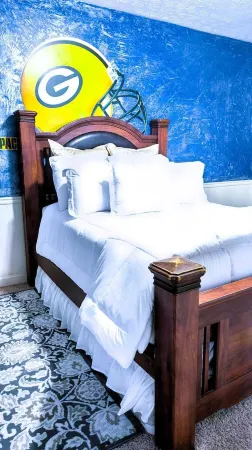 PRIVATE, FULLY FURNISHED 2-BEDROOM, 2-BATHROOM BASEMENT APARTMENT