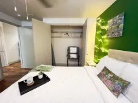 Cozy Retreat with Rooftop Pool, Parking, and Spacious Comfort