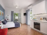 Elena Seafront Luxury Apartments Hôtels à : Almyrida