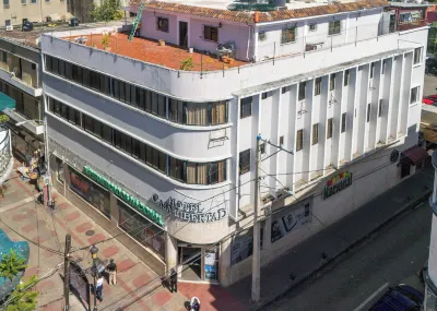 Hotel Libertad at Historic Main Street โรงแรมใน