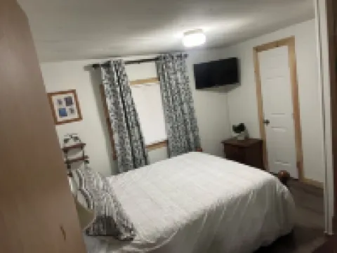 Charming 3-bedroom mobile home with Starlink WiFi in serene area of Stephenville