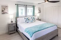 Newly Remodeled 2/2 Home with Golf Access, Game Room & Salt-Water Heated Pool