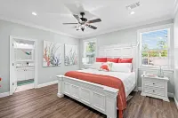Private Heated Pool, 1 mile to Beach & Downtown BSL, Garage and Parking