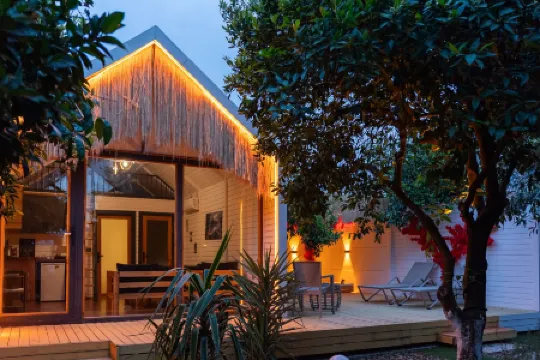 Collesium Garden Отели рядом с достопримечательностью «Бухта больших камней»