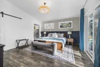 Lake Front ~ Firepit ~ Kayaks ~ SUPs ~ Yard Games