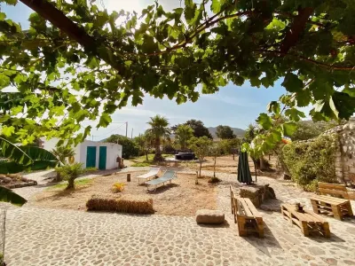 Tenuta Blancamar Các khách sạn gần Is Praneddas