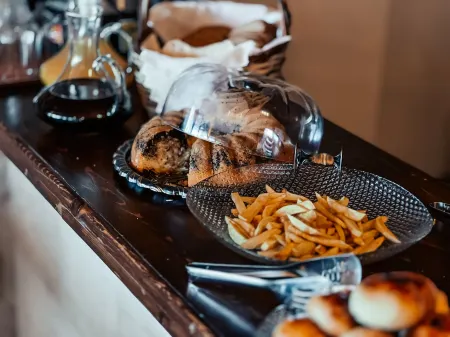 Bayar Cave Suites Special Class