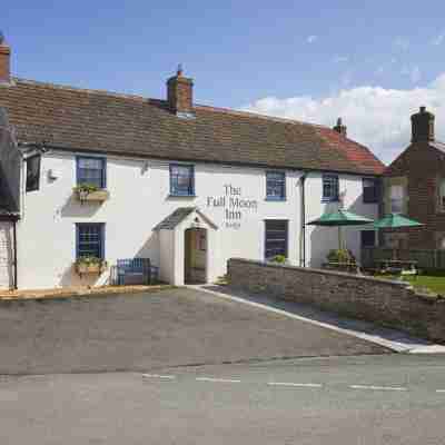 Full Moon Inn Rudge Hotel Exterior