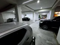 Grand Taj - parking