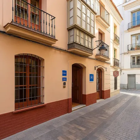 Cream Boutique Málaga Отели рядом с достопримечательностью «Ла-Малагета»