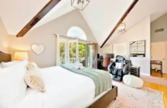 La Jolla Beach House. 2 Minute Walk to the Beach!