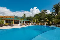 Paraiso Rainforest and Beach Hotel - piscine