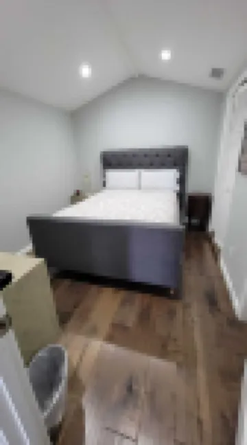 Guest House in Prime Area!
