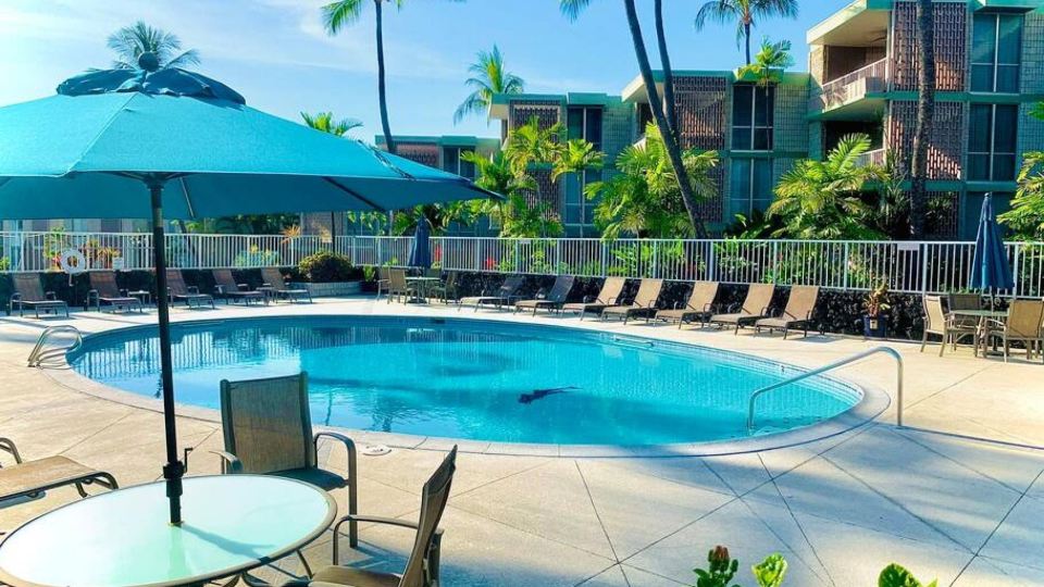 Enjoy the Sunset at Ocean Front 1Br Apartment - Pool on Site!