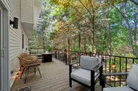 Lake MI Nest- perfect for group trips with access to Lake MI & private hot tub!