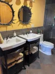 Cozy 8 Person Chalet on the Bay