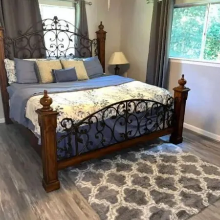 Charming Downtown Home on 5th street